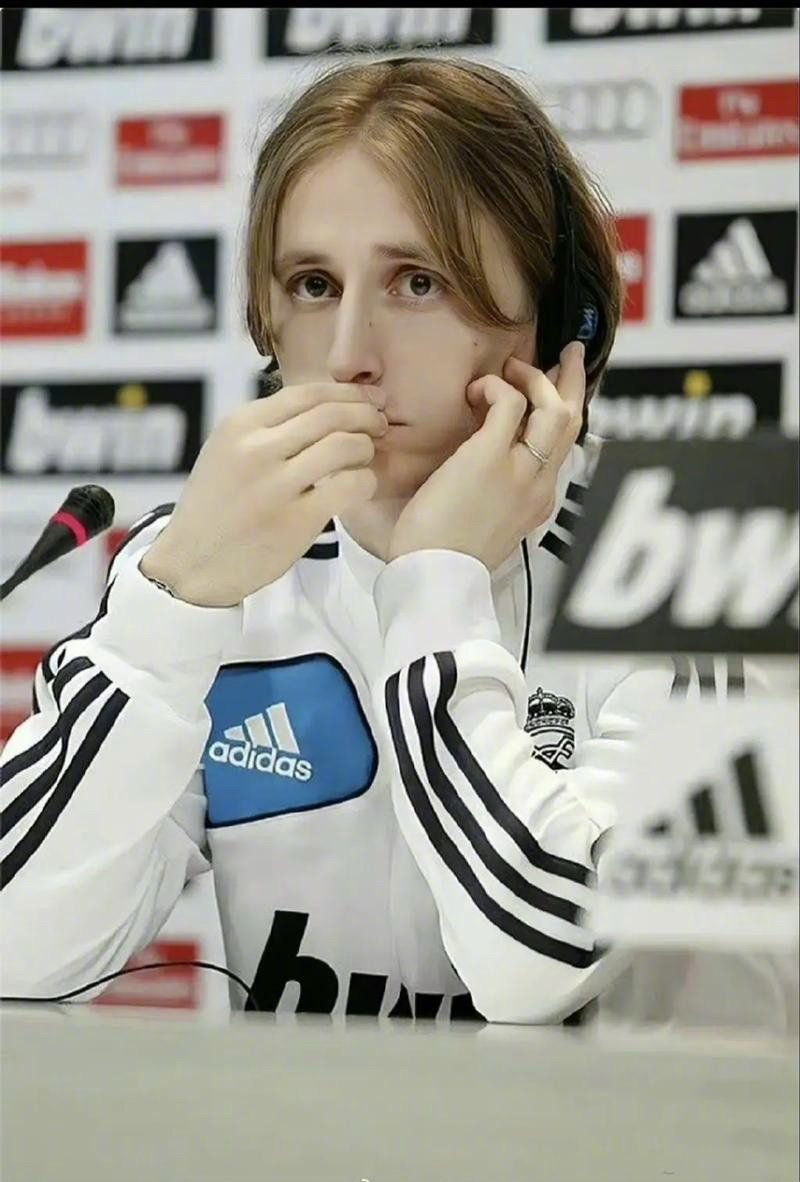 慢工出细活！3J凌波微步突破上篮造杀伤