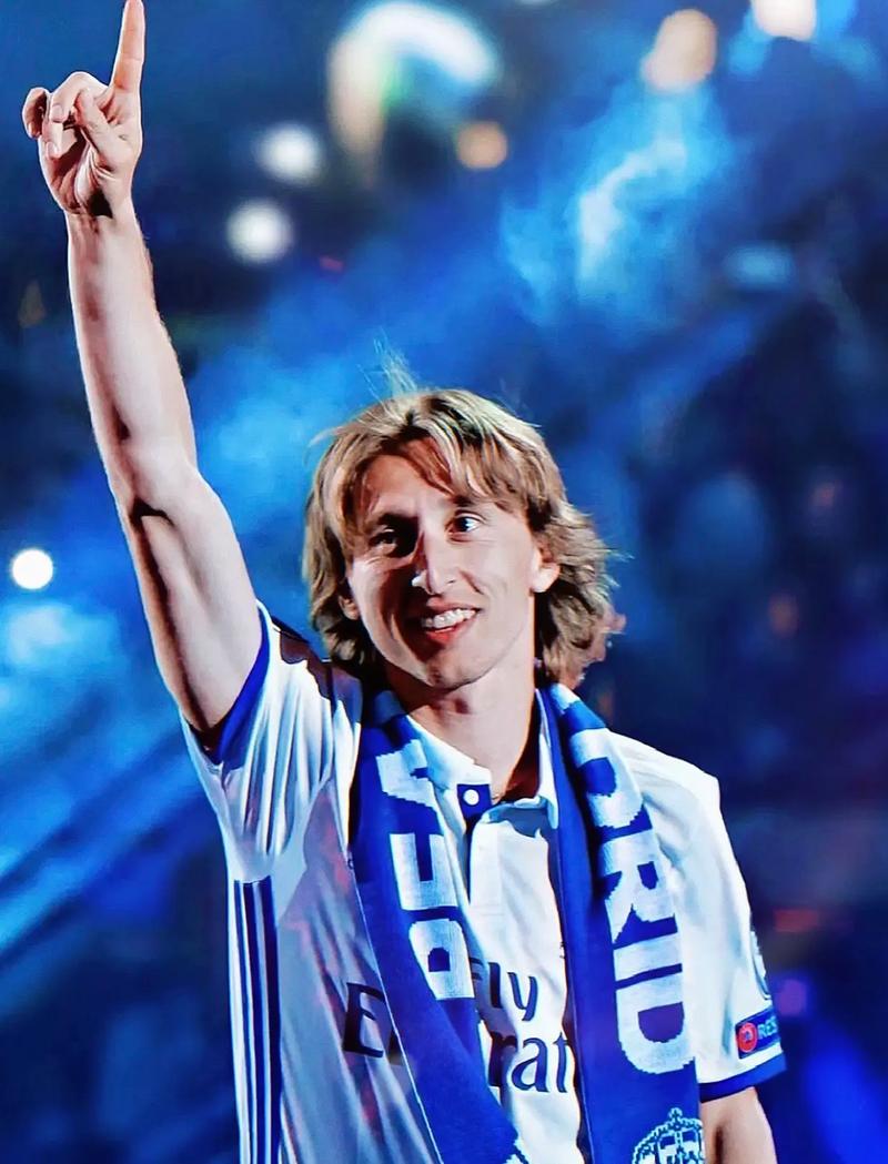 独行侠火力全开 东契奇掌控比赛节奏